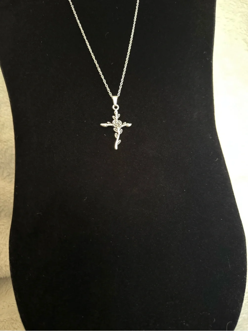 Silver Cross Pendant Necklace - Elegant Women’s Jewelry